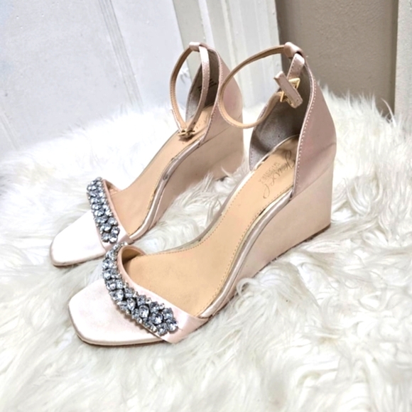 Jewel Badgley Mischka Elegant Wedge Heels Size 8.5 - Picture 2 of 9